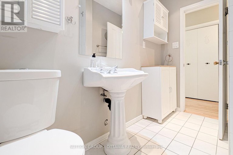 28861066/866-claude-street/castle-heightsrideau-high/ottawa/ontario/K1K2S6_18