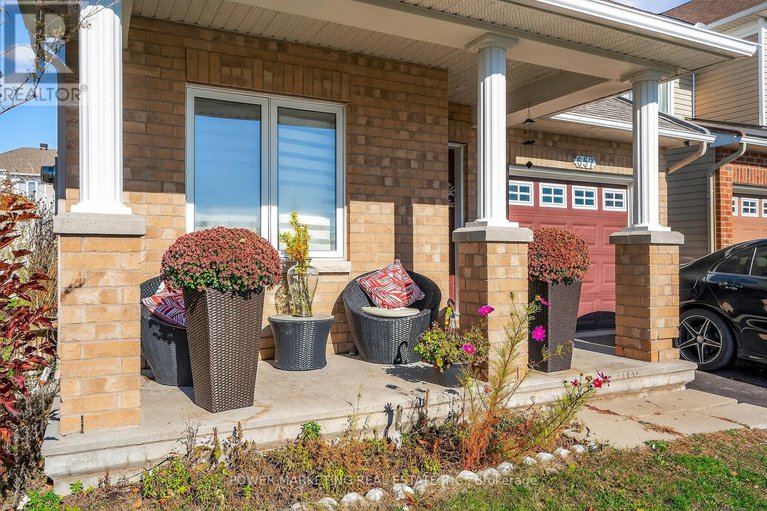 29057500/657-657-clearbrook-drive-n/strandherd/ottawa/ontario/K2J5S1_3