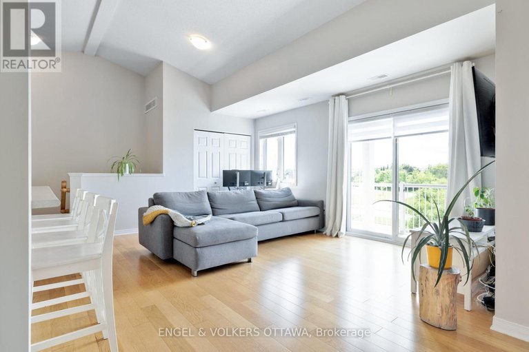 28491799/4-44-sternes-private/springridgeeast-village/ottawa/ontario/K4A0X8_16