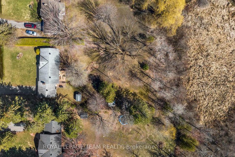 28656808/6481-rideau-valley-drive-n/manotick-south-to-roger-stevens/ottawa/ontario/K4M1B3_41