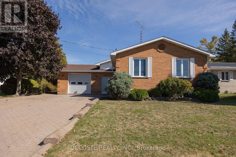 28955272/515-tobin-street/alexandria/north-glengarry/ontario/K0C1A0_2