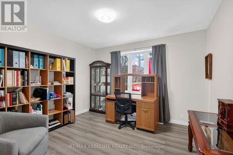 29171817/147-longpre-street/vanier/ottawa/ontario/K1L7J5_17