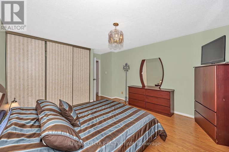 29107738/427-mockingbird-drive/chatelaine-village/ottawa/ontario/K1E2A8_22