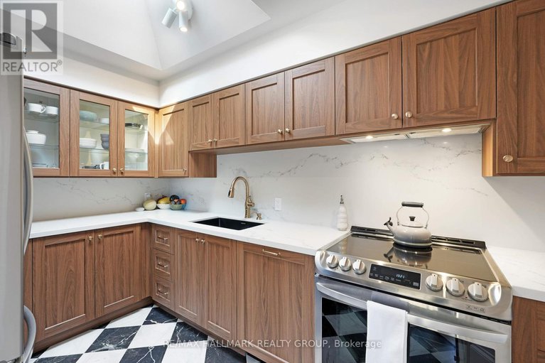 28961457/5-274-daly-avenue/sandy-hill/ottawa/ontario/K1N6G5_21