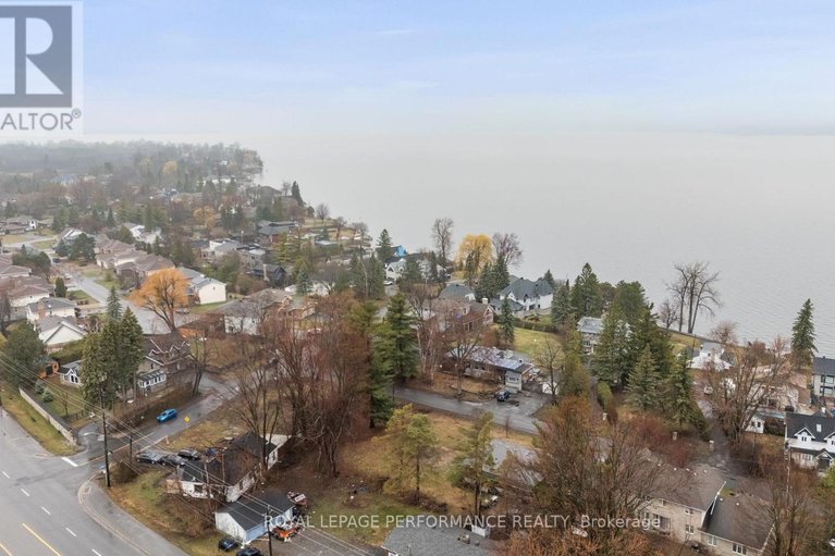 29614137/28-myrle-avenue/crystal-bayrocky-point/ottawa/ontario/K2H8E6_11