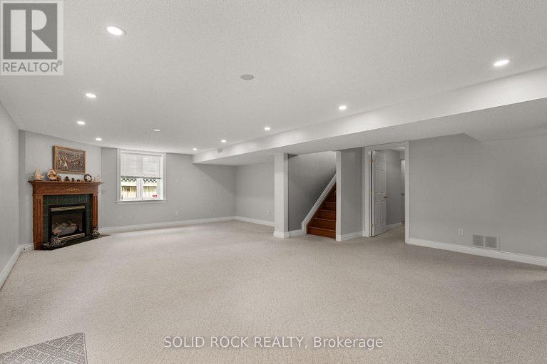28419528/49-caribou-avenue/stittsville-south/ottawa/ontario/K2S1X3_31