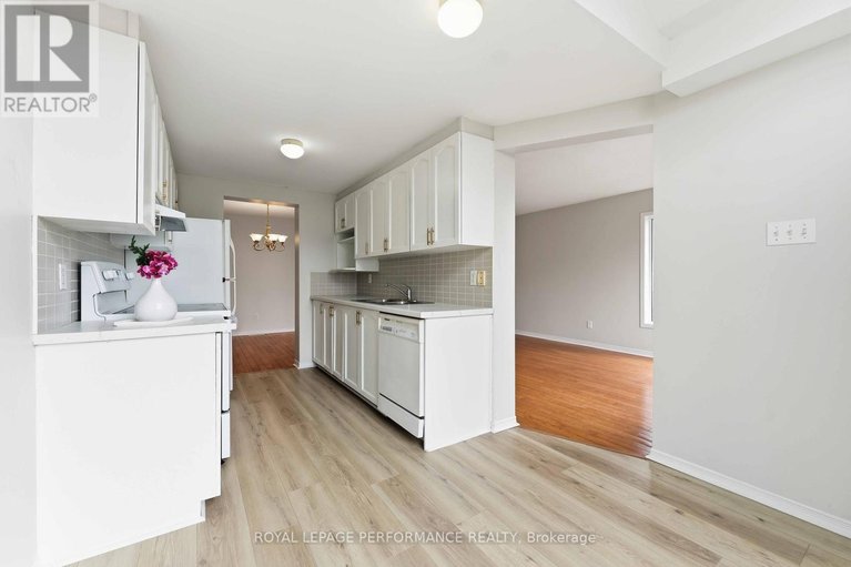 29613573/640-louis-toscano-drive-w/avalon-east/ottawa/ontario/K4A0B3_12