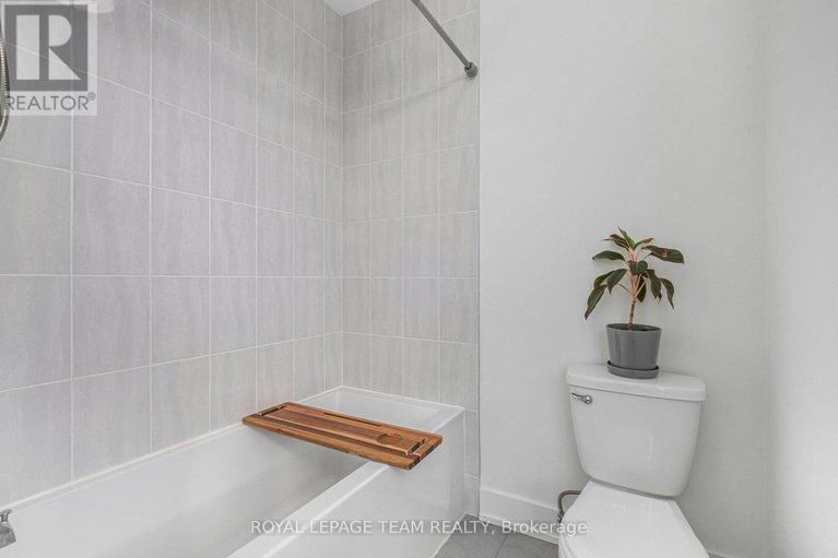 28629437/622-malahat-way/emerald-meadowstrailwest/ottawa/ontario/K2S1E7_22