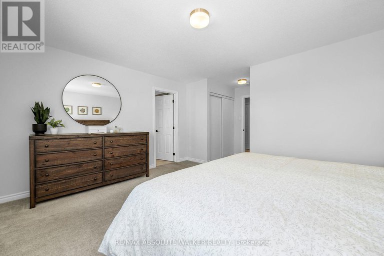 29371714/788-brittanic-road/emerald-meadowstrailwest/ottawa/ontario/K2V0R3_12