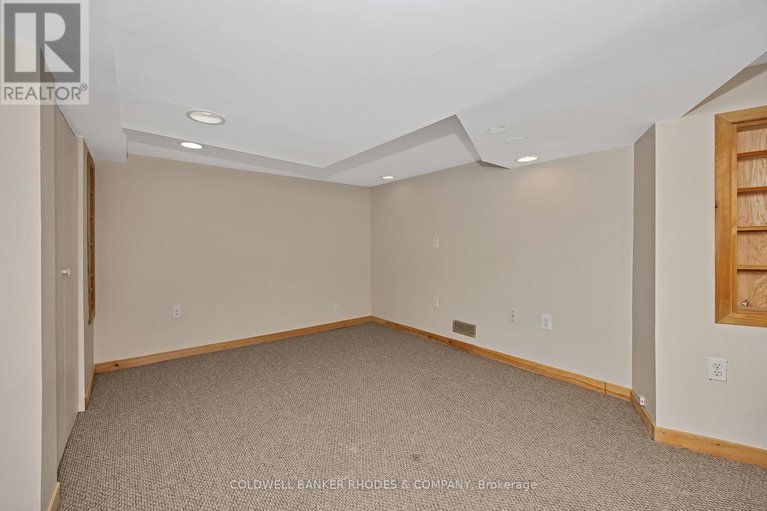 28379568/421-hinton-avenue-s/civic-hospital/ottawa/ontario/K1Y1B2_38