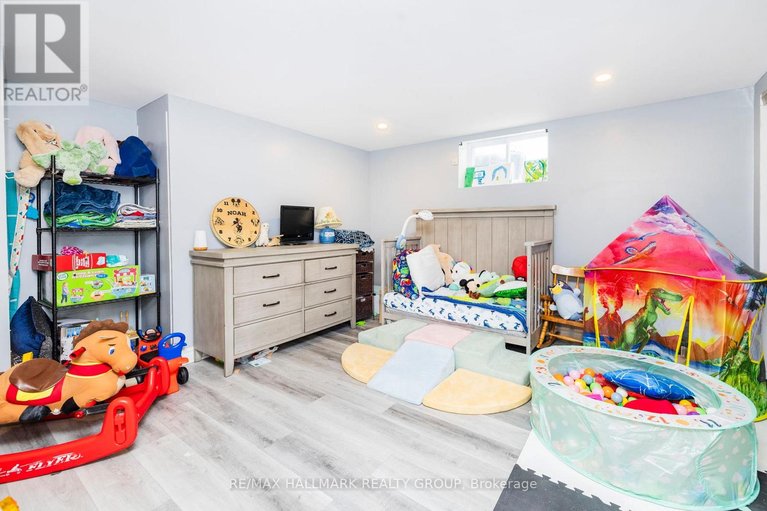 29631798/1421-talcy-crescent/fallingbrookridgemount/ottawa/ontario/K4A3C6_47