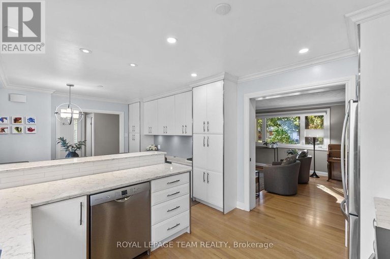28964943/937-kingsmere-avenue/mckellar-heightsglabar-park/ottawa/ontario/K2A3K2_9