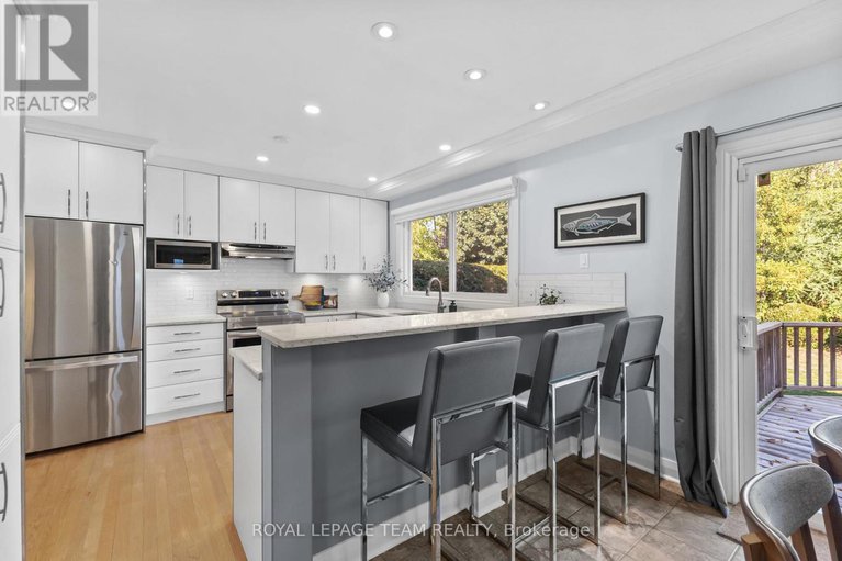 28964943/937-kingsmere-avenue/mckellar-heightsglabar-park/ottawa/ontario/K2A3K2_10