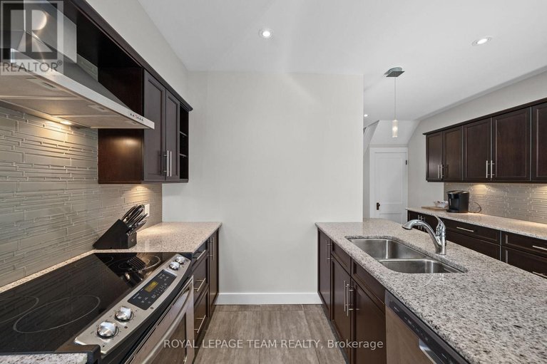 29642086/148-bruyere-street/lower-townbyward-market/ottawa/ontario/K1N5E1_16