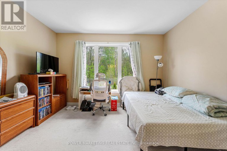 28282799/6356-renaud-road/mer-bleuebradley-estatesanderson-park/ottawa/ontario/K1W0R9_17