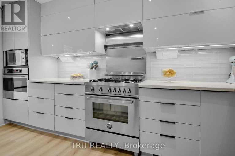 28334651/36-varley-drive/beaverbrook/ottawa/ontario/K2K1G2_12