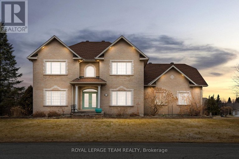 29572534/5440-wadell-court/manotick-village-manotick-estates/ottawa/ontario/K4M1L3_1