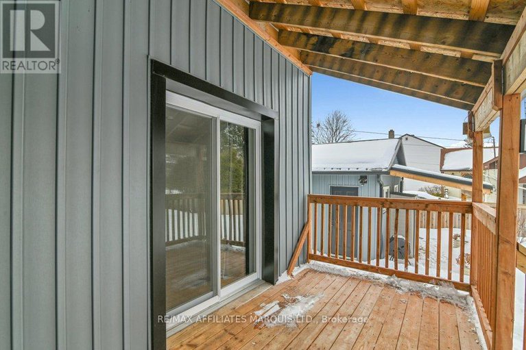 29404761/70-augusta-street/morrisburg/south-dundas/ontario/K0C1X0_22