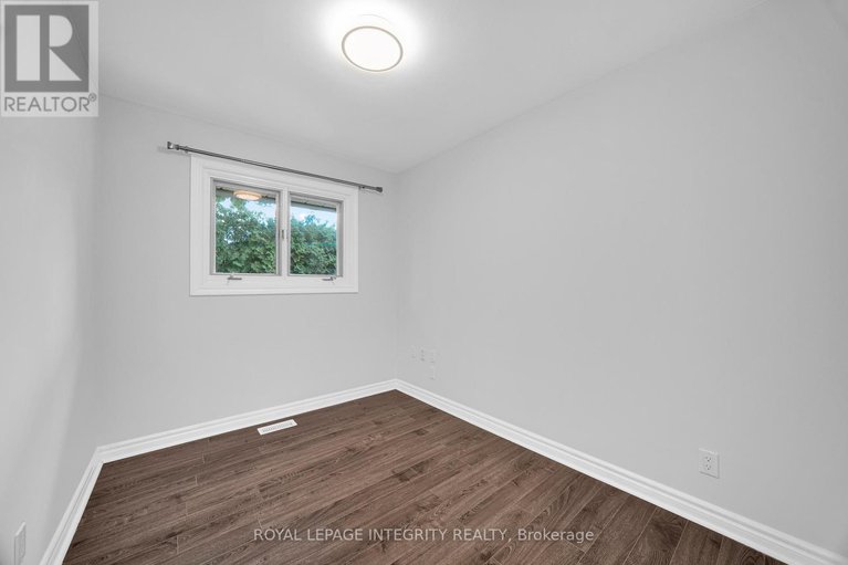 28649206/18-sullivan-avenue/meadowlandscrestview/ottawa/ontario/K2G1T3_23