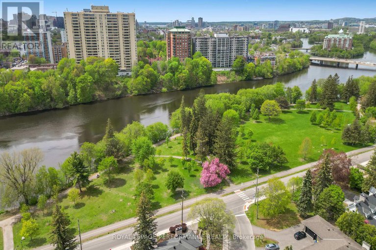 27930686/1807-70-landry-street/vanier/ottawa/ontario/K1L0A8_45