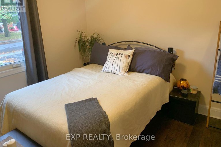 28543964/1552-caledon-street/riverview-park/ottawa/ontario/K1G0H9_23