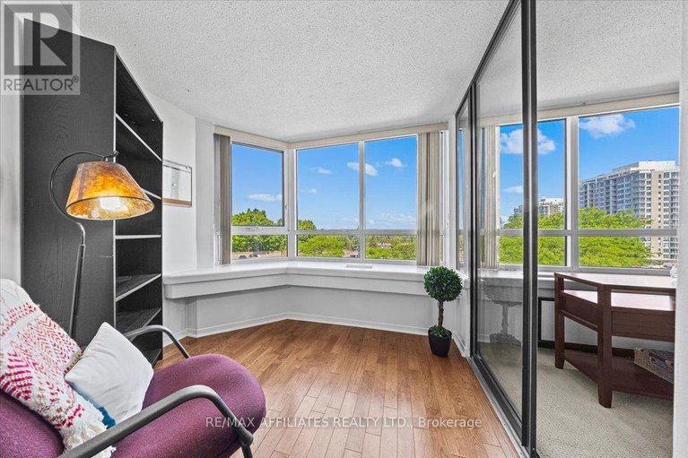 28525665/613-80-sandcastle-drive/leslie-park/ottawa/ontario/K2H9E7_17