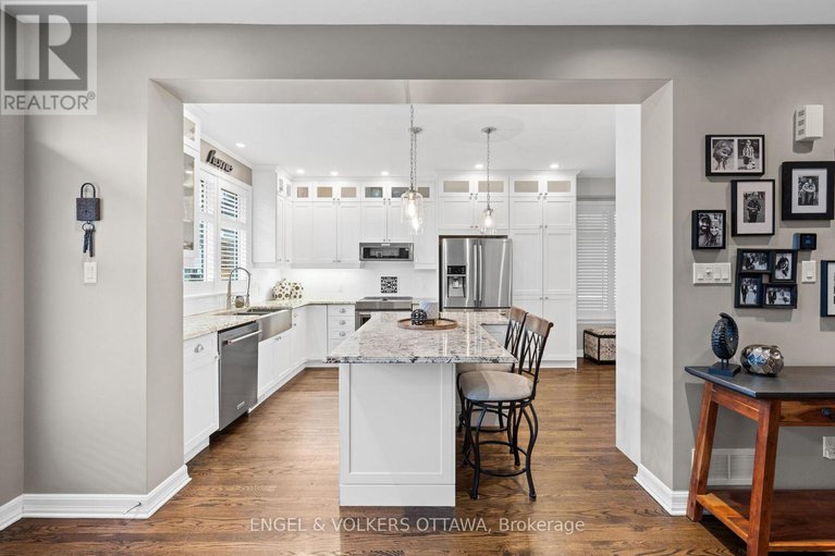 28926849/511-erinwoods-circle/stonebridge/ottawa/ontario/K2J5M5_8
