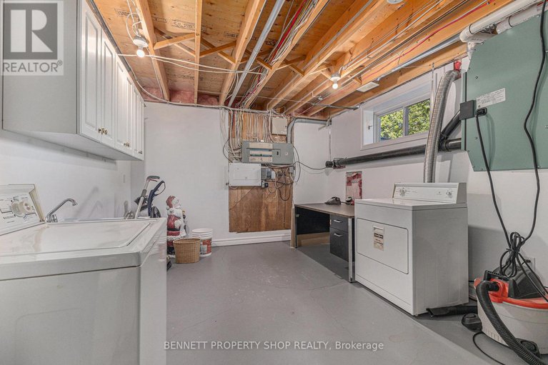 28752704/5-countryside-green/cedar-hillorchard-estates/ottawa/ontario/K2R1B5_37