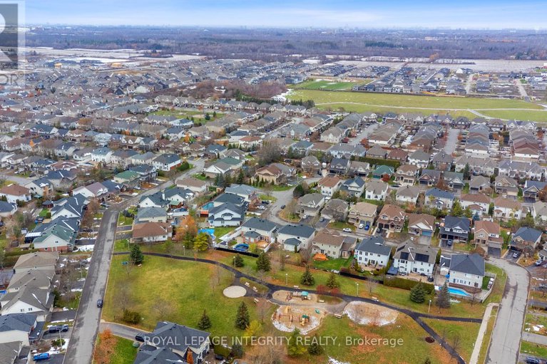 29145145/607-devonwood-circle/blossom-parkkemp-parkfindlay-creek/ottawa/ontario/K1T4E6_47