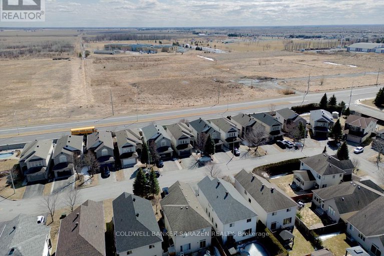 28162019/274-trail-side-circle/springridgeeast-village/ottawa/ontario/K4A5B1_30