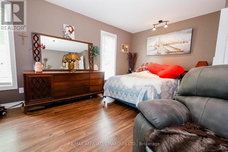 28809789/133-st-george-street-e/alexandria/north-glengarry/ontario/K0C1A0_14