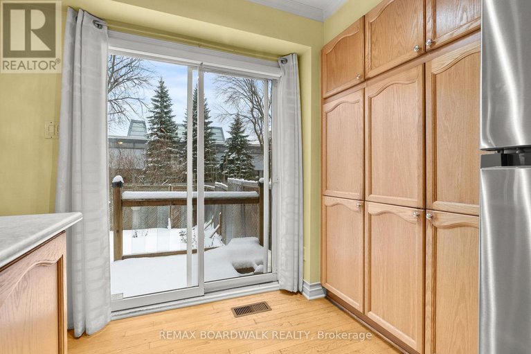 29251894/42-college-circle/castle-heights/ottawa/ontario/K1K4R8_18