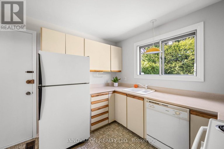 28793840/1867-dorset-drive/playfair-park/ottawa/ontario/K1H5T9_12