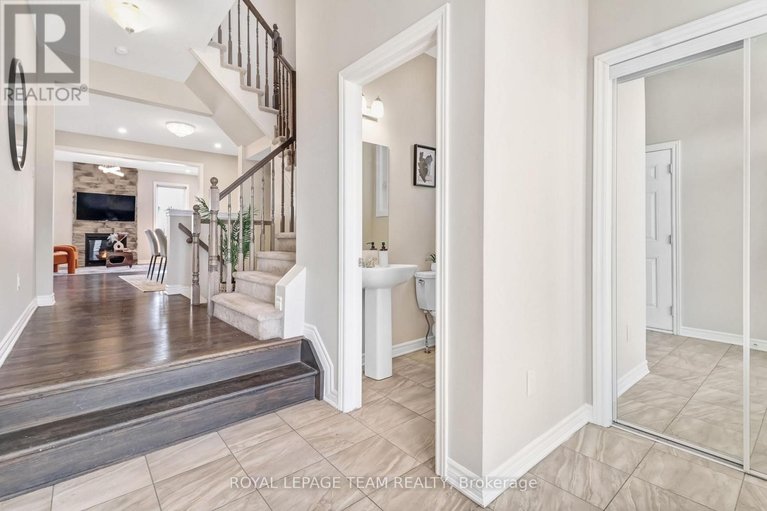 29516252/335-rue-des-soldats-riendeau-street/half-moon-bay/ottawa/ontario/K2J6H4_6