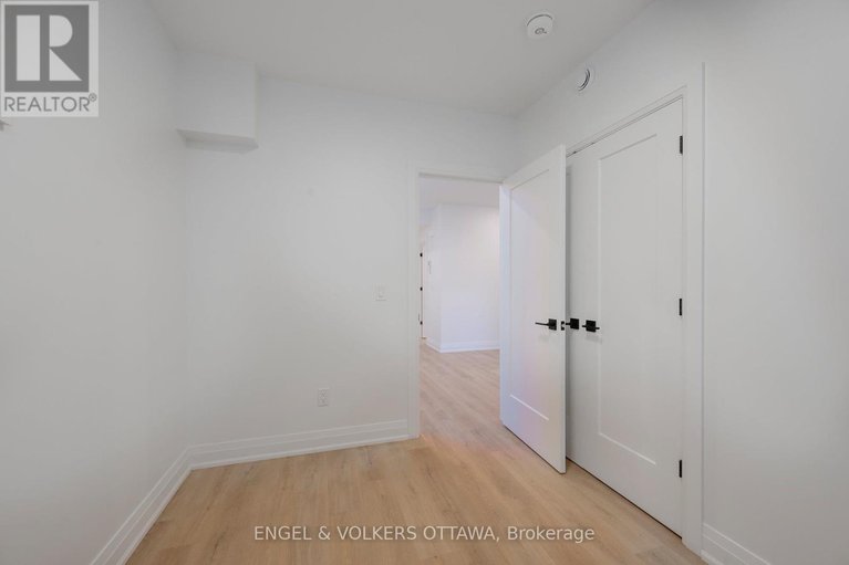 28265491/a-75-granton-avenue/meadowlandsst-claire-gardens/ottawa/ontario/K2G1W9_42
