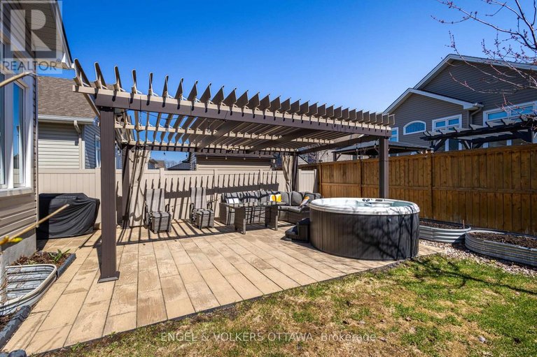 29636459/865-tewin-circle/camelot/ottawa/ontario/K4A1K1_40