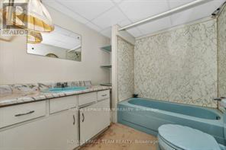 28367532/2099-balharrie-avenue-s/hawthorne-meadows/ottawa/ontario/K1G1G4_19