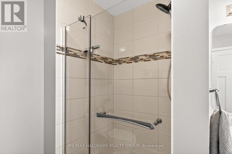 29151475/332-gracewood-crescent/blossom-parkkemp-parkfindlay-creek/ottawa/ontario/K1T0J7_33