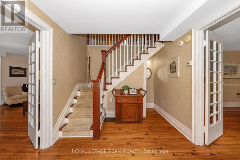 28964776/2307-scrivens-drive/osgoode-twp-north-of-reg-rd-6/ottawa/ontario/K0A2P0_6