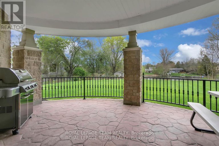 28487083/5591-manotick-main-street/manotick-village-manotick-estates/ottawa/ontario/K4M1A4_41