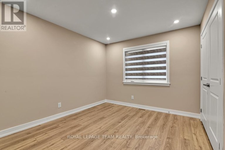 29469522/912-duxbury-lane/riverside-southgloucester-glen/ottawa/ontario/K4M0M2_18