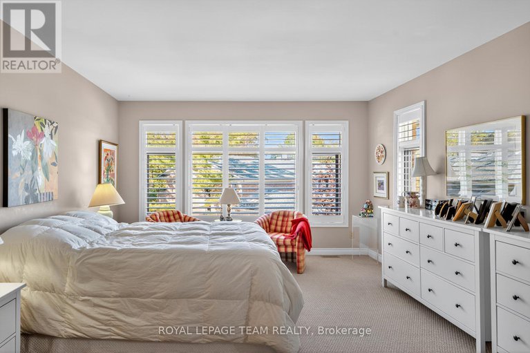 28984788/19-bittern-court/rockcliffe/ottawa/ontario/K1L8K9_25