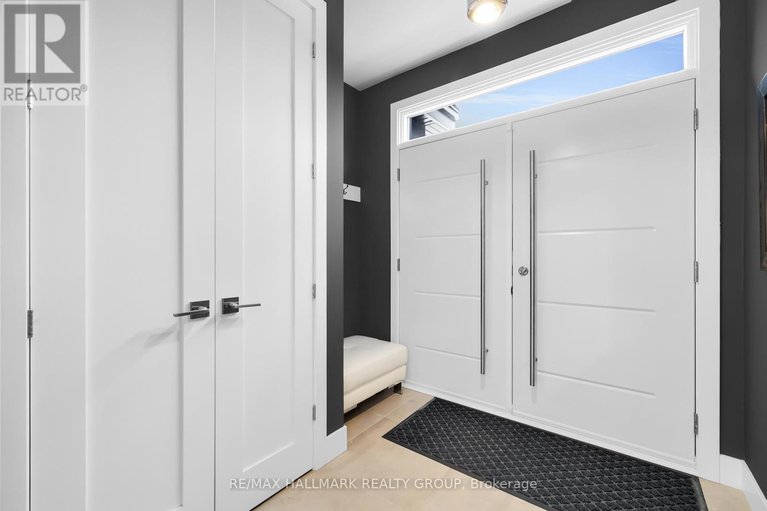 29577966/1976-lenester-avenue/mckellar-heightsglabar-park/ottawa/ontario/K2A1J9_3