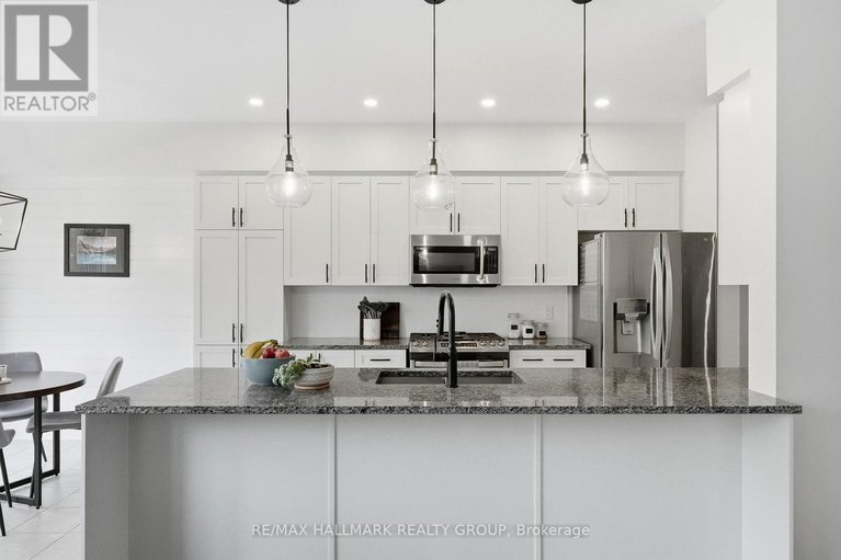 29091060/314-melodie-street/mer-bleuebradley-estatesanderson-park/ottawa/ontario/K1W0H9_13