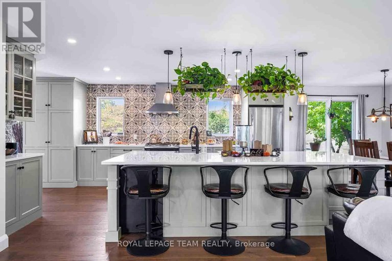 28853466/1271-collier-crescent/greely/ottawa/ontario/K4P1C1_12
