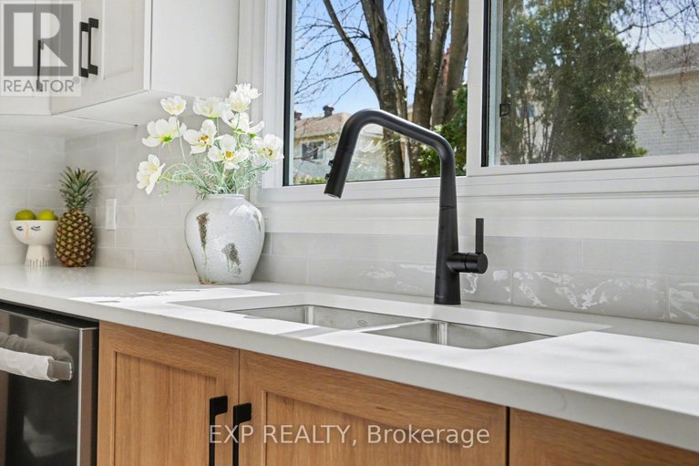 29671648/865-acadian-gardens/convent-glen/ottawa/ontario/K1C2V7_19