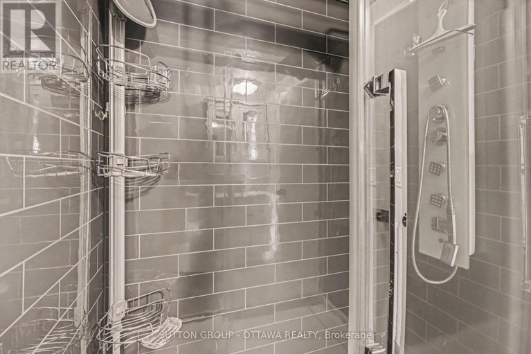 29391910/1634-cheevers-crescent/fallingbrookpineridge/ottawa/ontario/K4A2J5_21