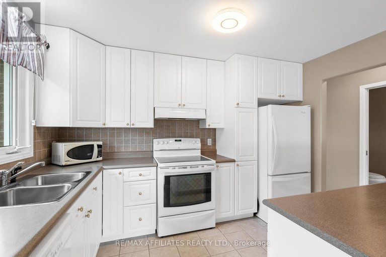 29107287/54-dr-gordon-crescent/kemptville/north-grenville/ontario/K0G1J0_5