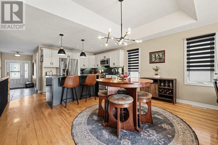 29541986/18-abbey-crescent/village-of-russell/russell/ontario/K4R0B5_8