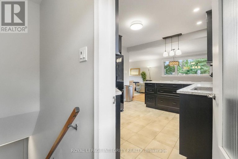 28810538/840-cork-street/elmvale-acres/ottawa/ontario/K1G1Y2_28